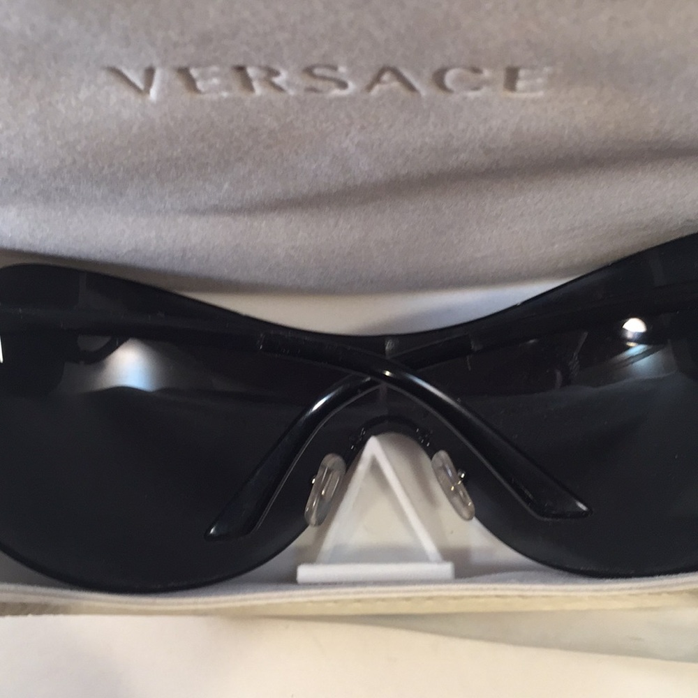 Versace Sunglasses w/Case - Picture 7 of 7